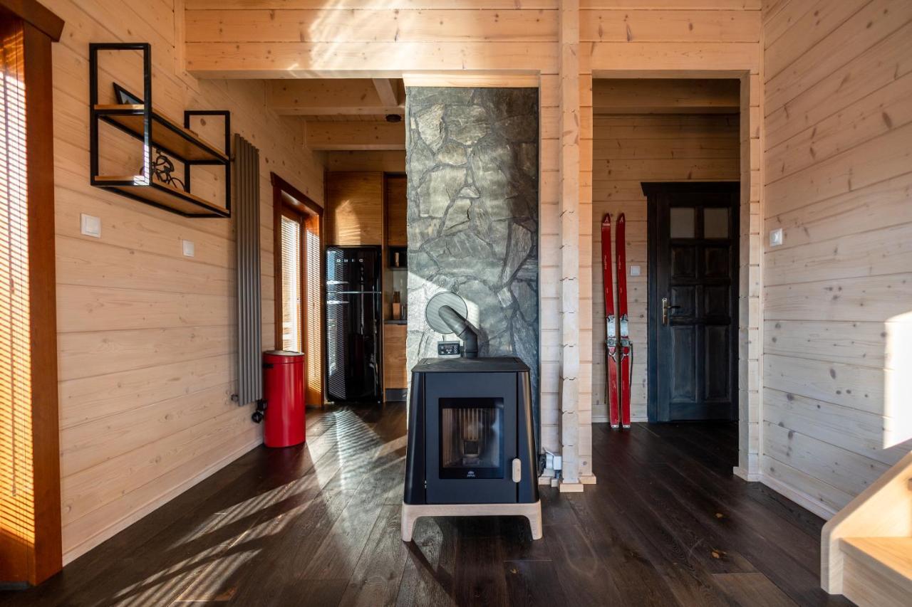 Houten Vakantiewoning "Reisnaarpolen" Royaal Ontbijt, Sauna En Hottub Чарна-Гура Экстерьер фото