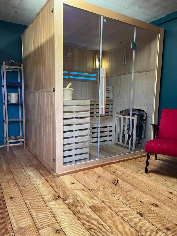 Houten Vakantiewoning "Reisnaarpolen" Royaal Ontbijt, Sauna En Hottub Чарна-Гура Экстерьер фото