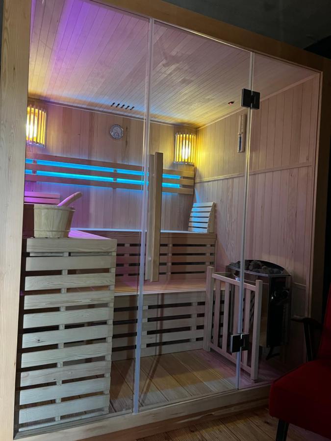 Houten Vakantiewoning "Reisnaarpolen" Royaal Ontbijt, Sauna En Hottub Чарна-Гура Экстерьер фото