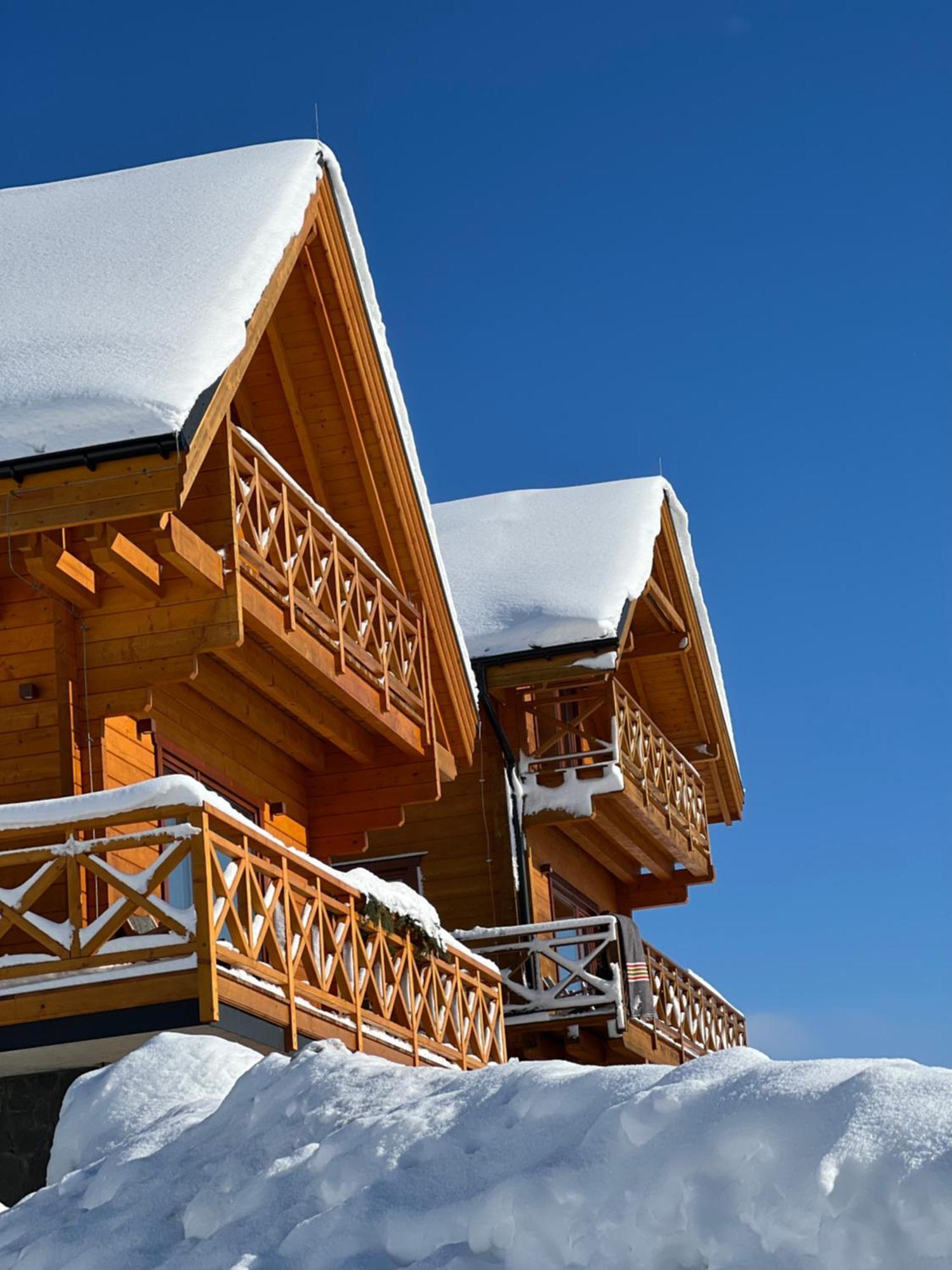 Houten Vakantiewoning "Reisnaarpolen" Royaal Ontbijt, Sauna En Hottub Чарна-Гура Экстерьер фото