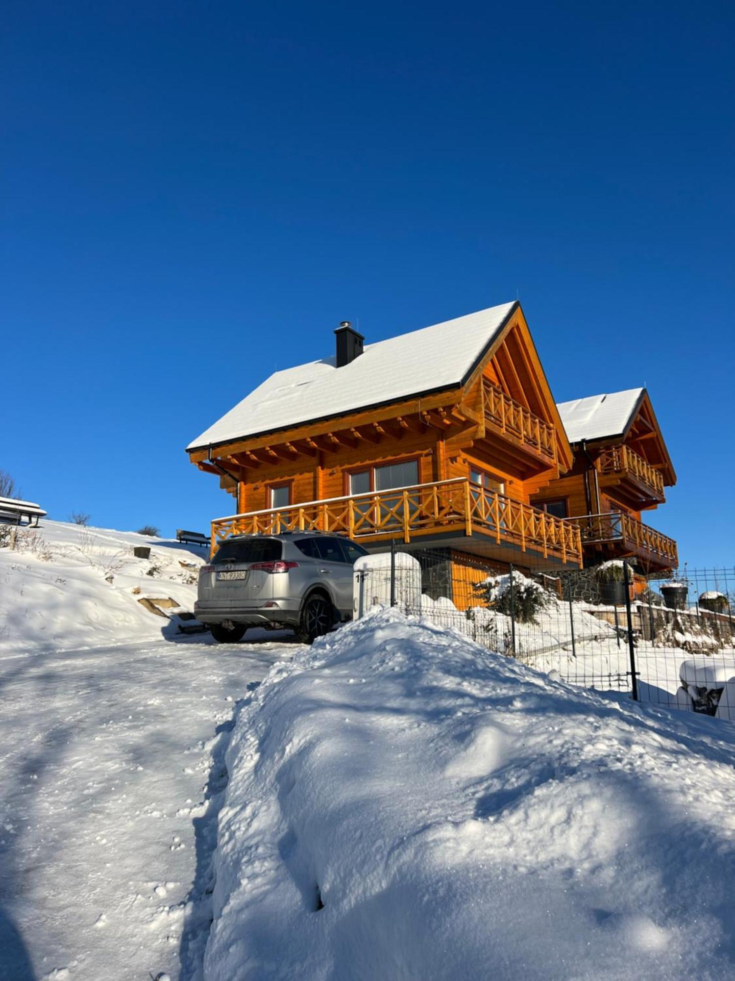 Houten Vakantiewoning "Reisnaarpolen" Royaal Ontbijt, Sauna En Hottub Чарна-Гура Экстерьер фото