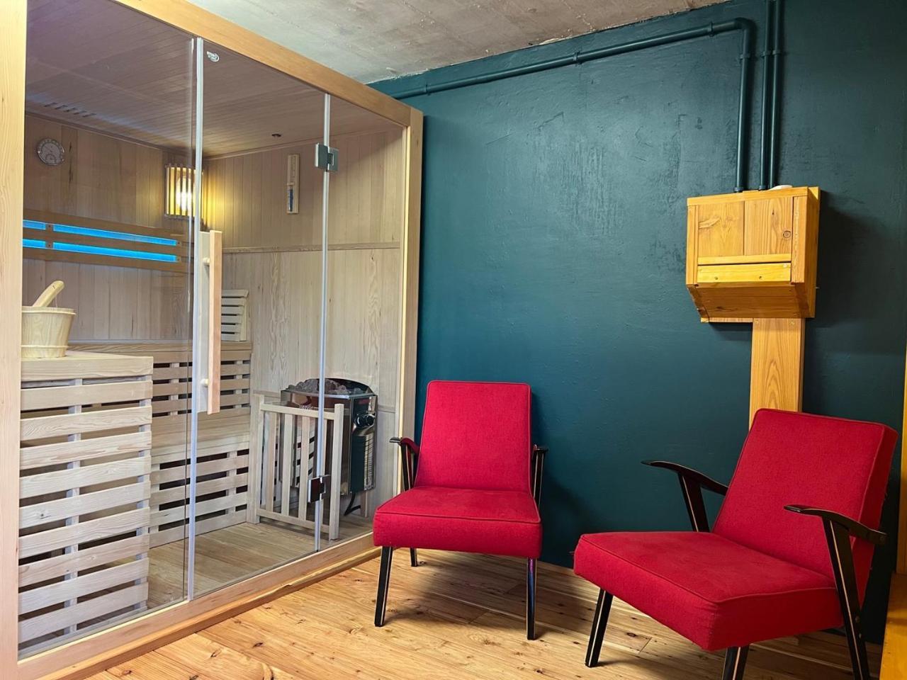 Houten Vakantiewoning "Reisnaarpolen" Royaal Ontbijt, Sauna En Hottub Чарна-Гура Экстерьер фото