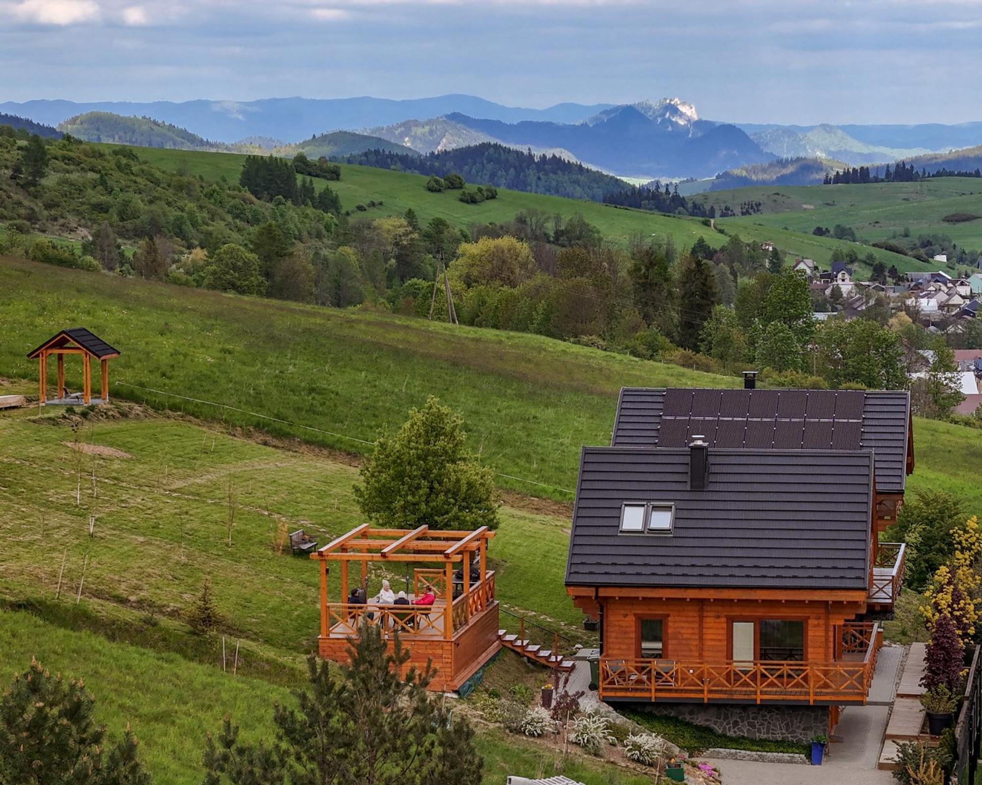 Houten Vakantiewoning "Reisnaarpolen" Royaal Ontbijt, Sauna En Hottub Чарна-Гура Экстерьер фото