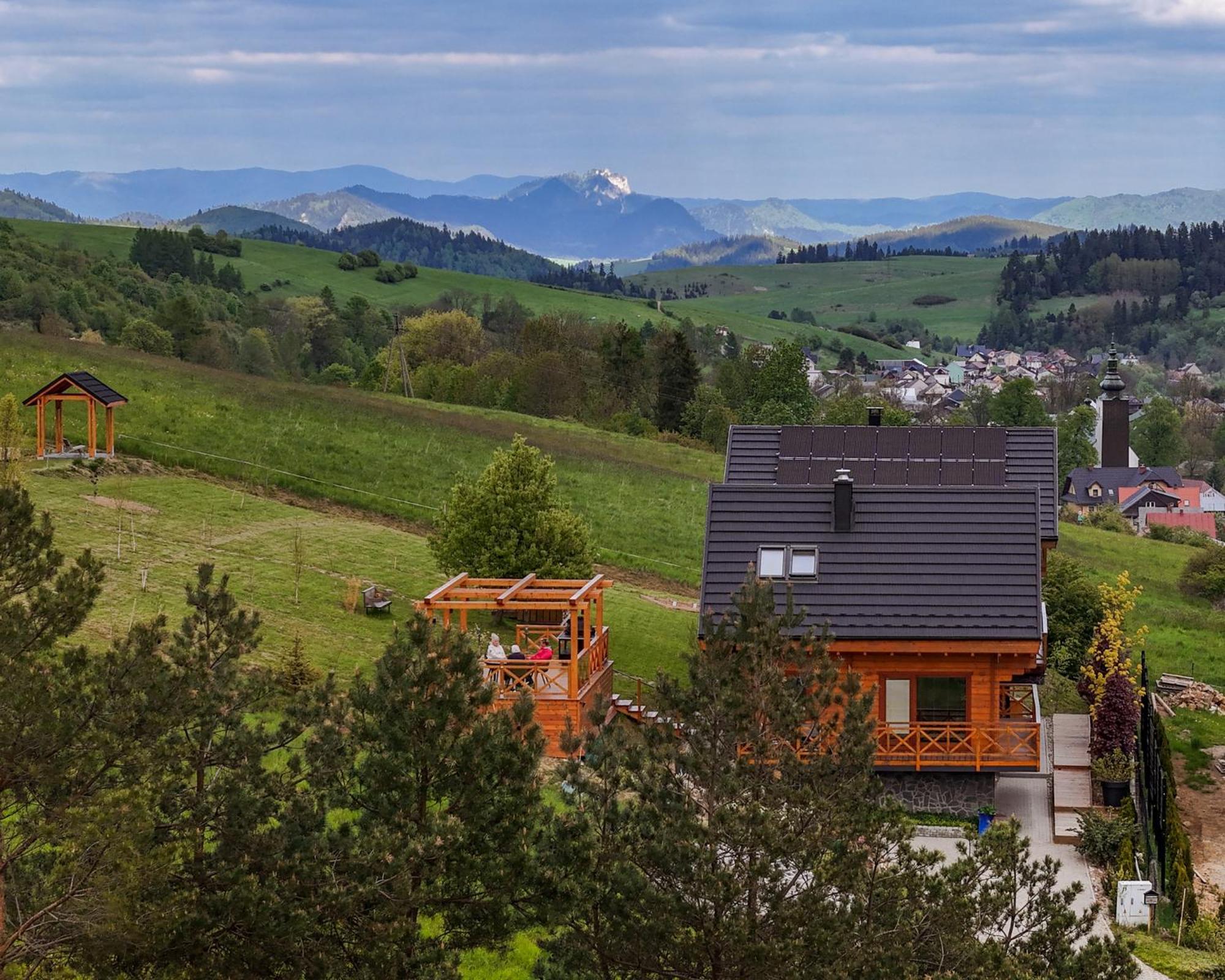 Houten Vakantiewoning "Reisnaarpolen" Royaal Ontbijt, Sauna En Hottub Чарна-Гура Экстерьер фото