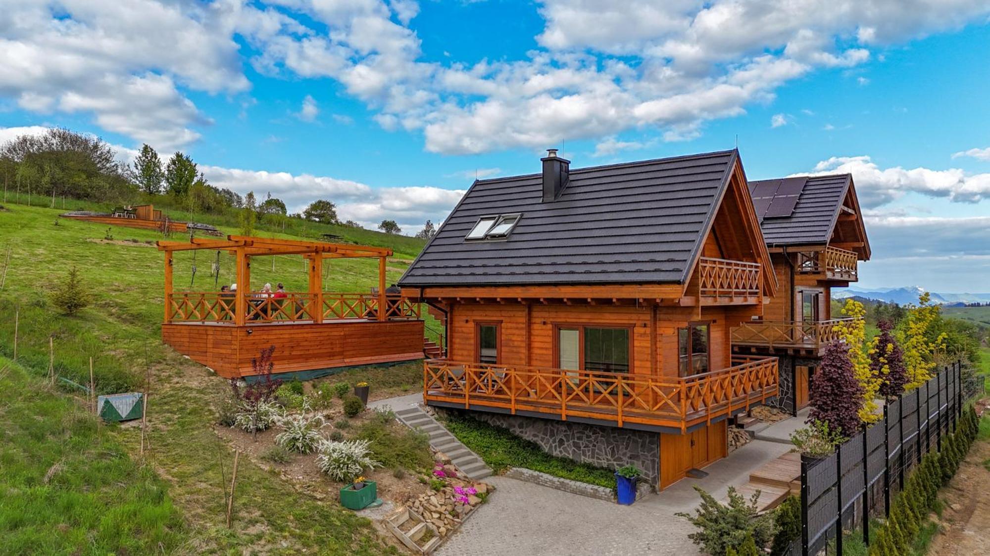 Houten Vakantiewoning "Reisnaarpolen" Royaal Ontbijt, Sauna En Hottub Чарна-Гура Экстерьер фото