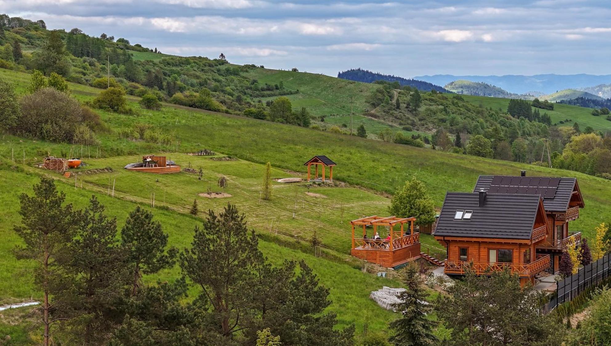 Houten Vakantiewoning "Reisnaarpolen" Royaal Ontbijt, Sauna En Hottub Чарна-Гура Экстерьер фото