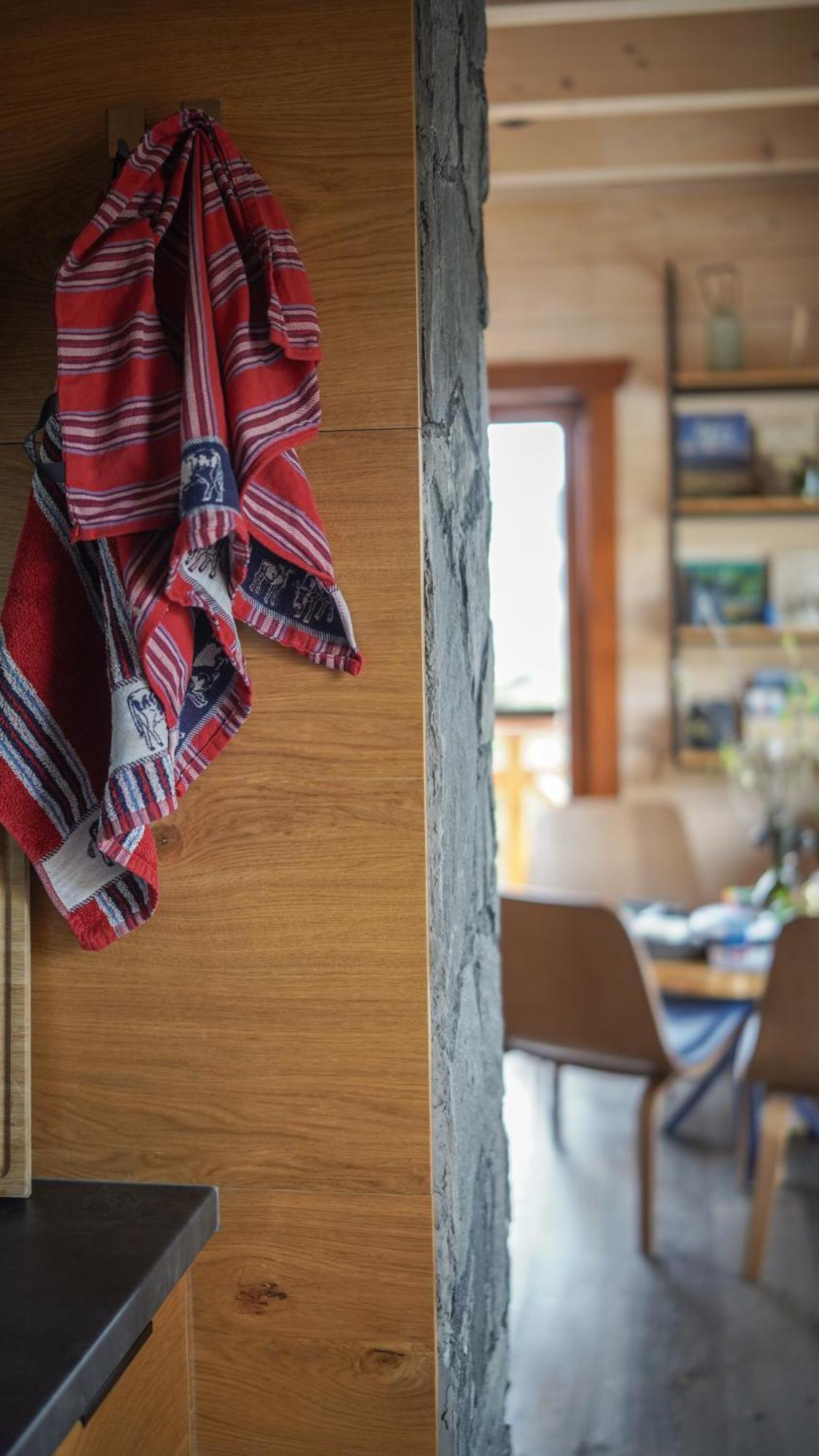 Houten Vakantiewoning "Reisnaarpolen" Royaal Ontbijt, Sauna En Hottub Чарна-Гура Экстерьер фото